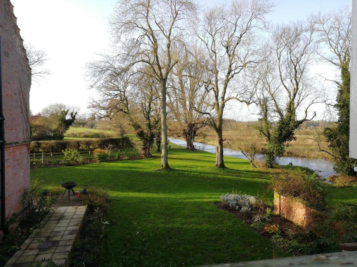 Carrick'S At Castle Farm Hotel Swanton Morley Buitenkant foto